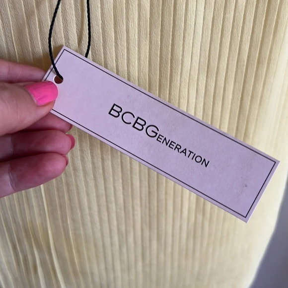 BCBGeneration Buttermilk Yellow Pleated Mini Dress - Size L - NWT - Picture 11 of 12